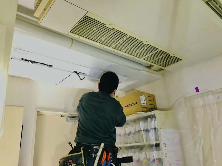 受付エリア蛍光灯LED化