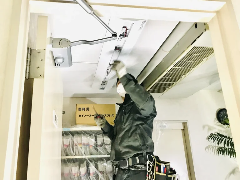 事務エリア蛍光灯LED化